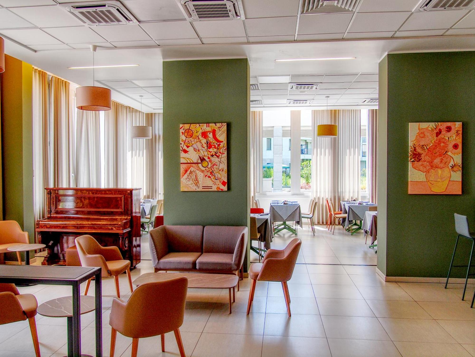 Tower Hotel Malpensa Busto Arsizio Exterior photo